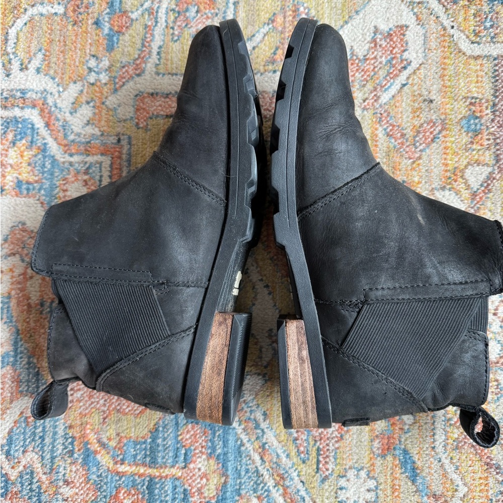 Sorel Black Ankle Boots with Brown Sole